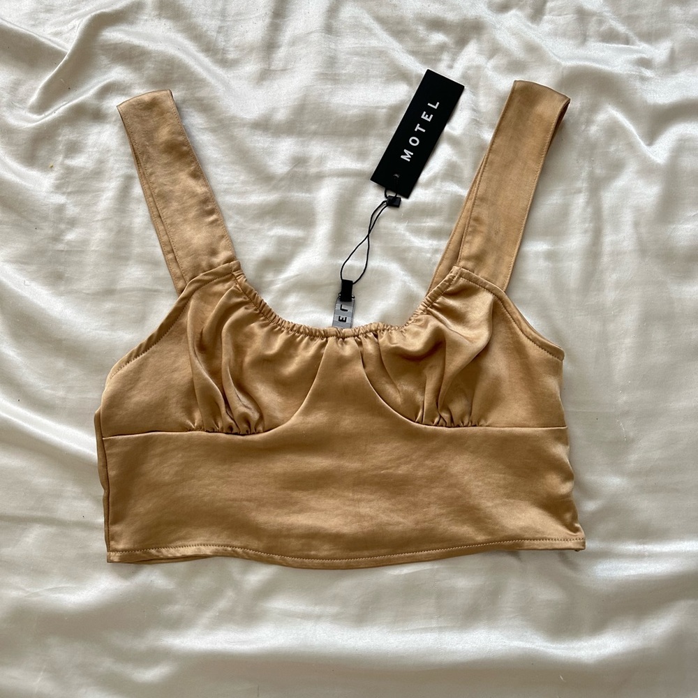 bnwt MOTEL top